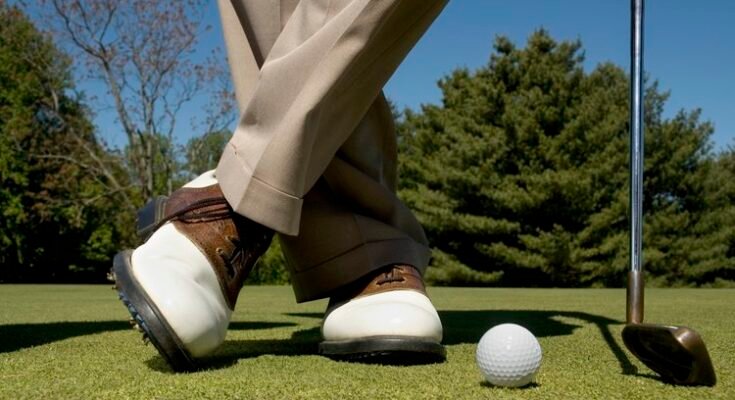 What are the Benefits of Golf Shoes